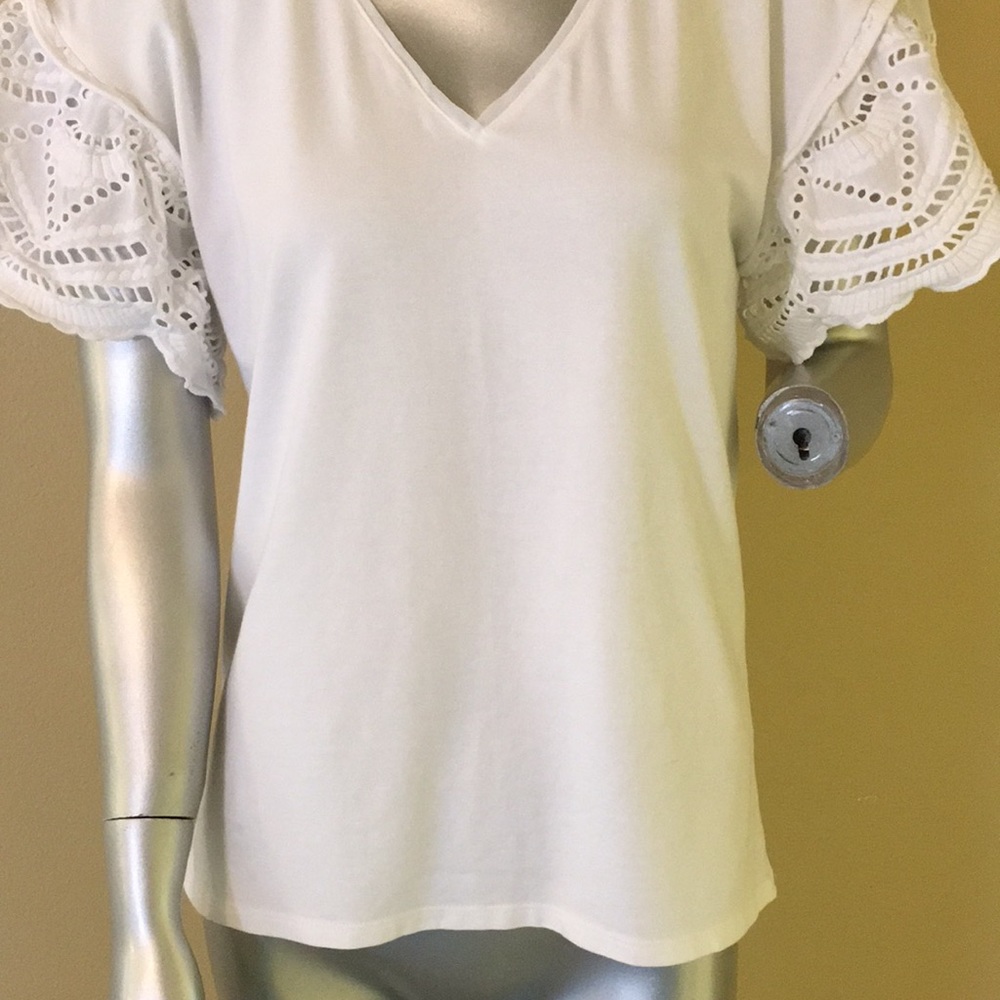 WHBM | EYELET FLUTTER-SLEEVE TEE STYLE: 570287209 - Picture 6 of 14
